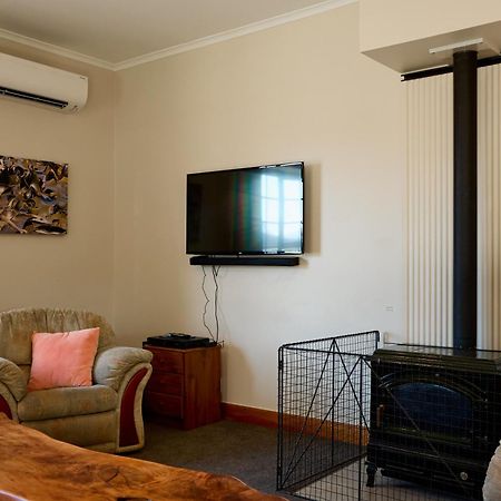 Ludstone Villa - A Charming Family Home Kaikoura Exteriör bild