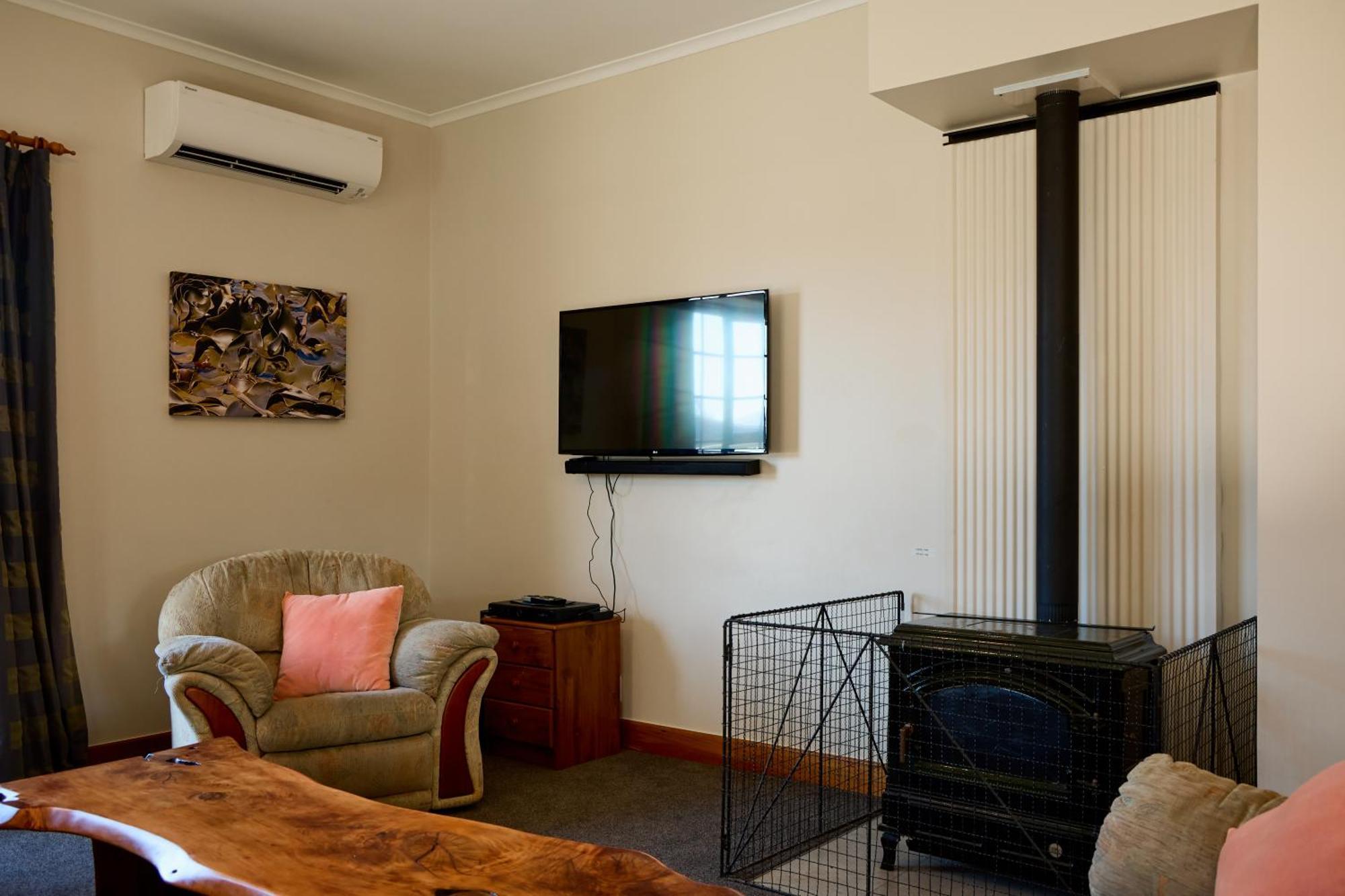 Ludstone Villa - A Charming Family Home Kaikoura Exteriör bild